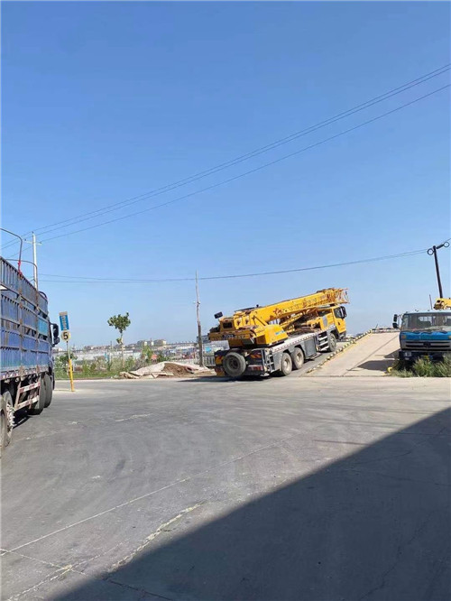 恩平市25吨吊车的租赁价格大概是多少？